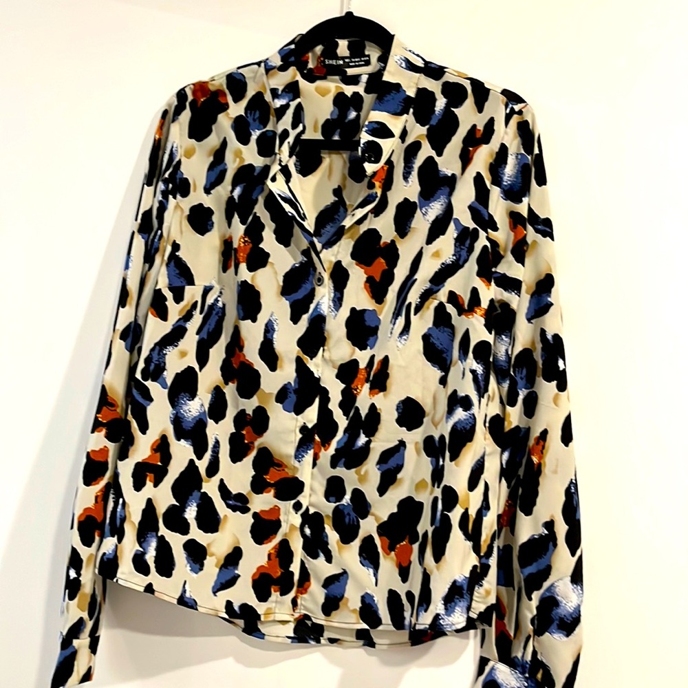 Tailored long sleeve blouse